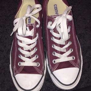 Maroon converse!